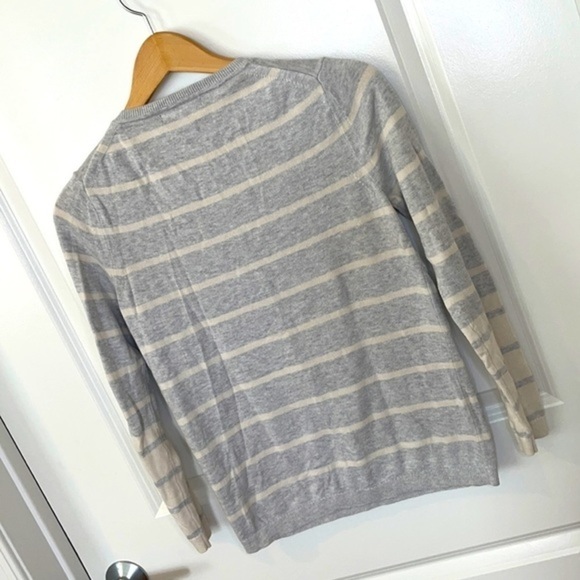 BANANA REPUBLIC | Women’s Gray & White Striped Sweater Size XS - Picture 6 of 6